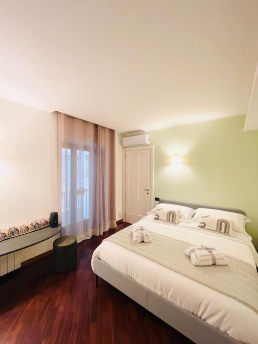 Re Gallo Luxury Plebiscito In Via Chiaia Apartment *