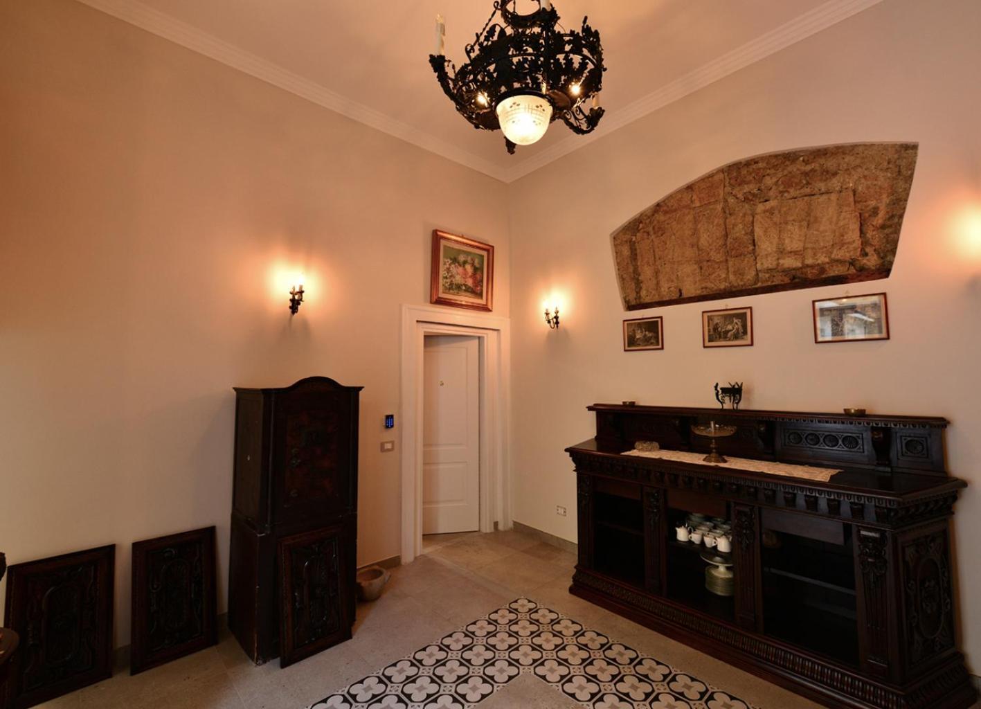 Xenia Neapolis Guest house