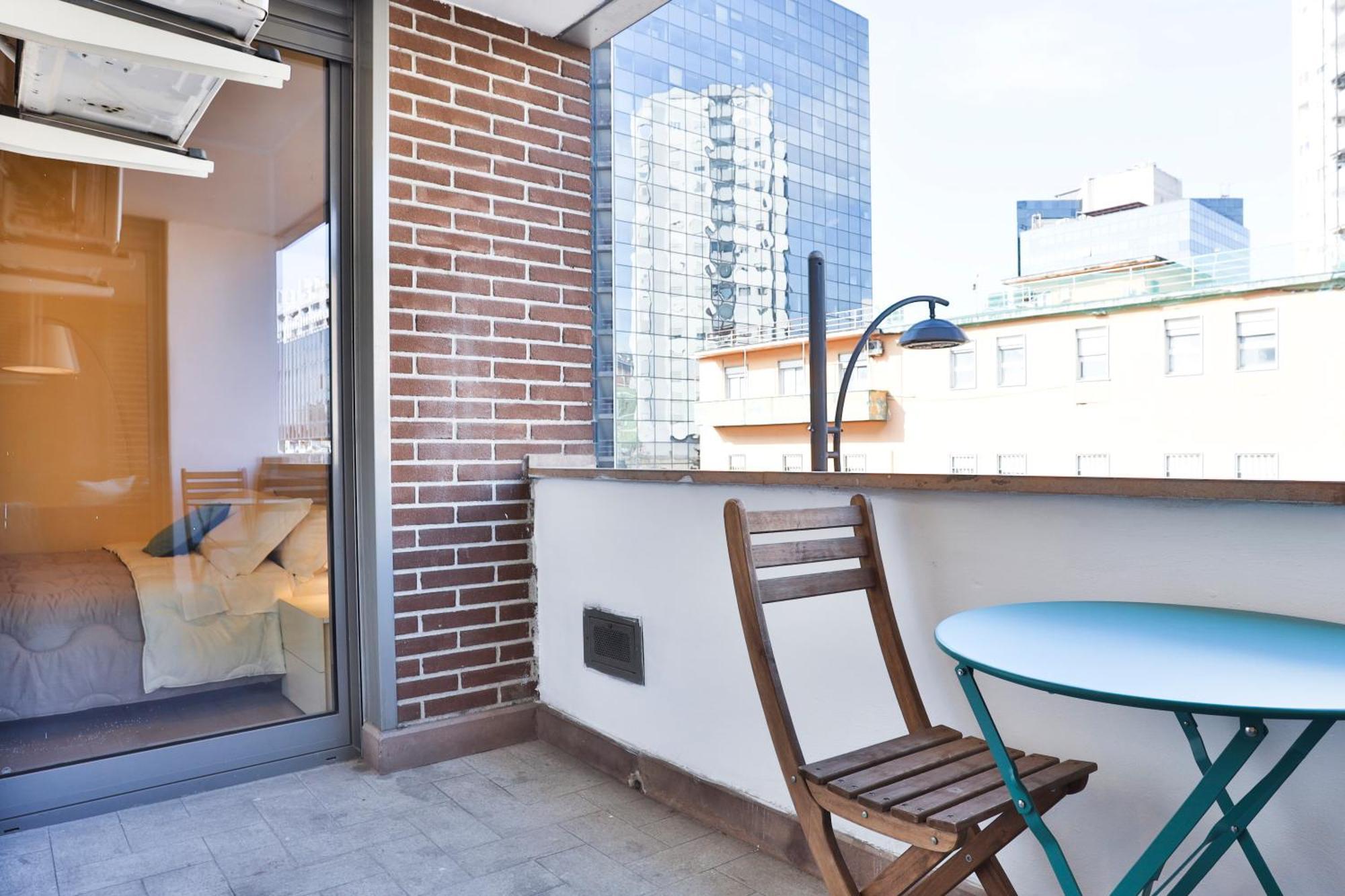 Sebeto With Parking & Netfilx Apartment