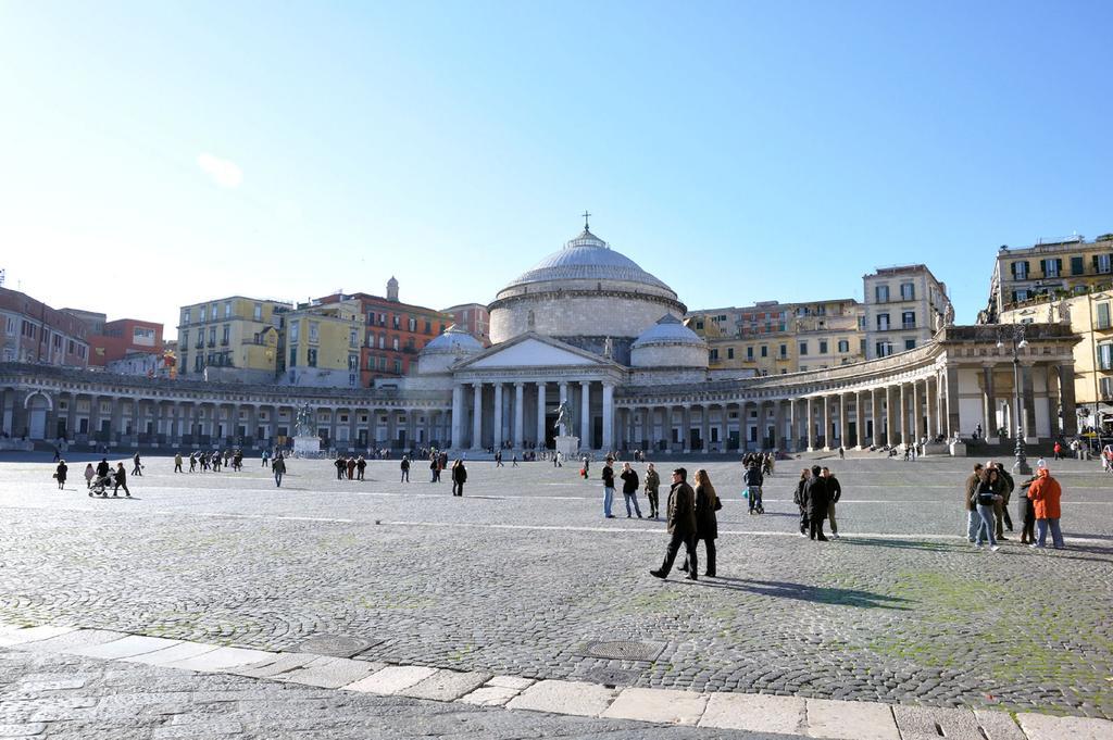 Apartment Gradoni Di Chiaia Naples
