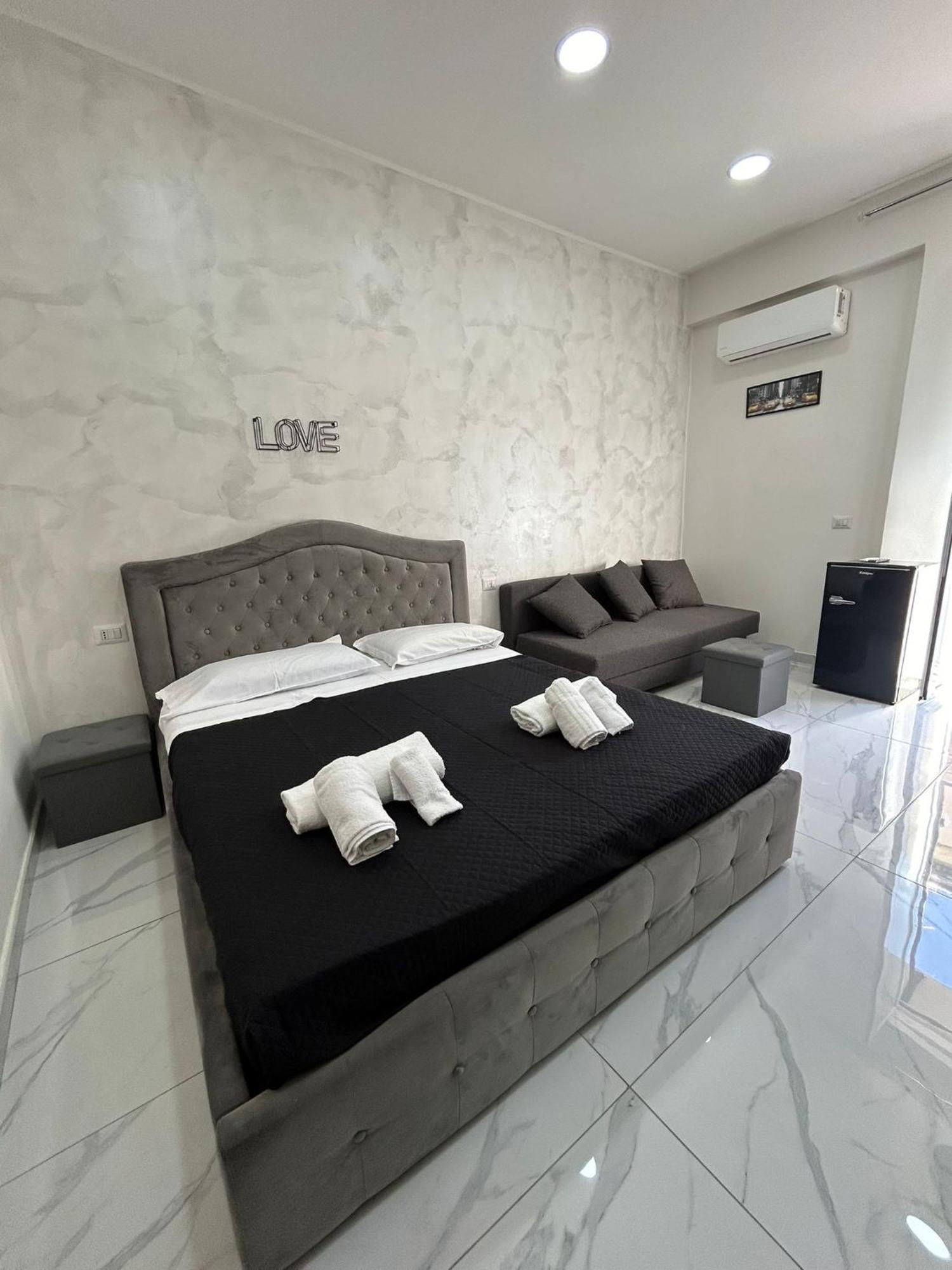 Terrace Luxury Caracciolo Apartment *