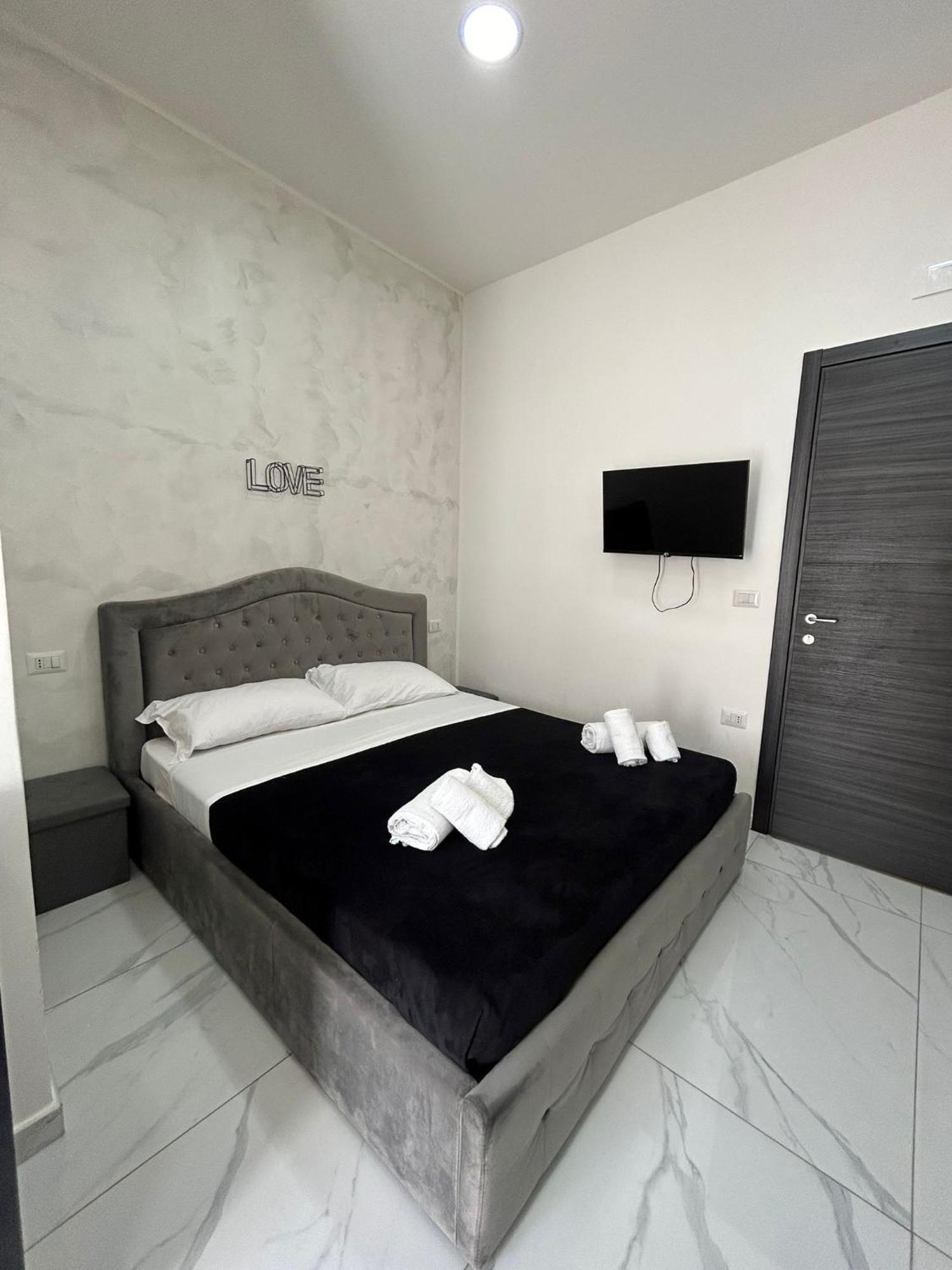 Apartment Terrace Luxury Caracciolo
