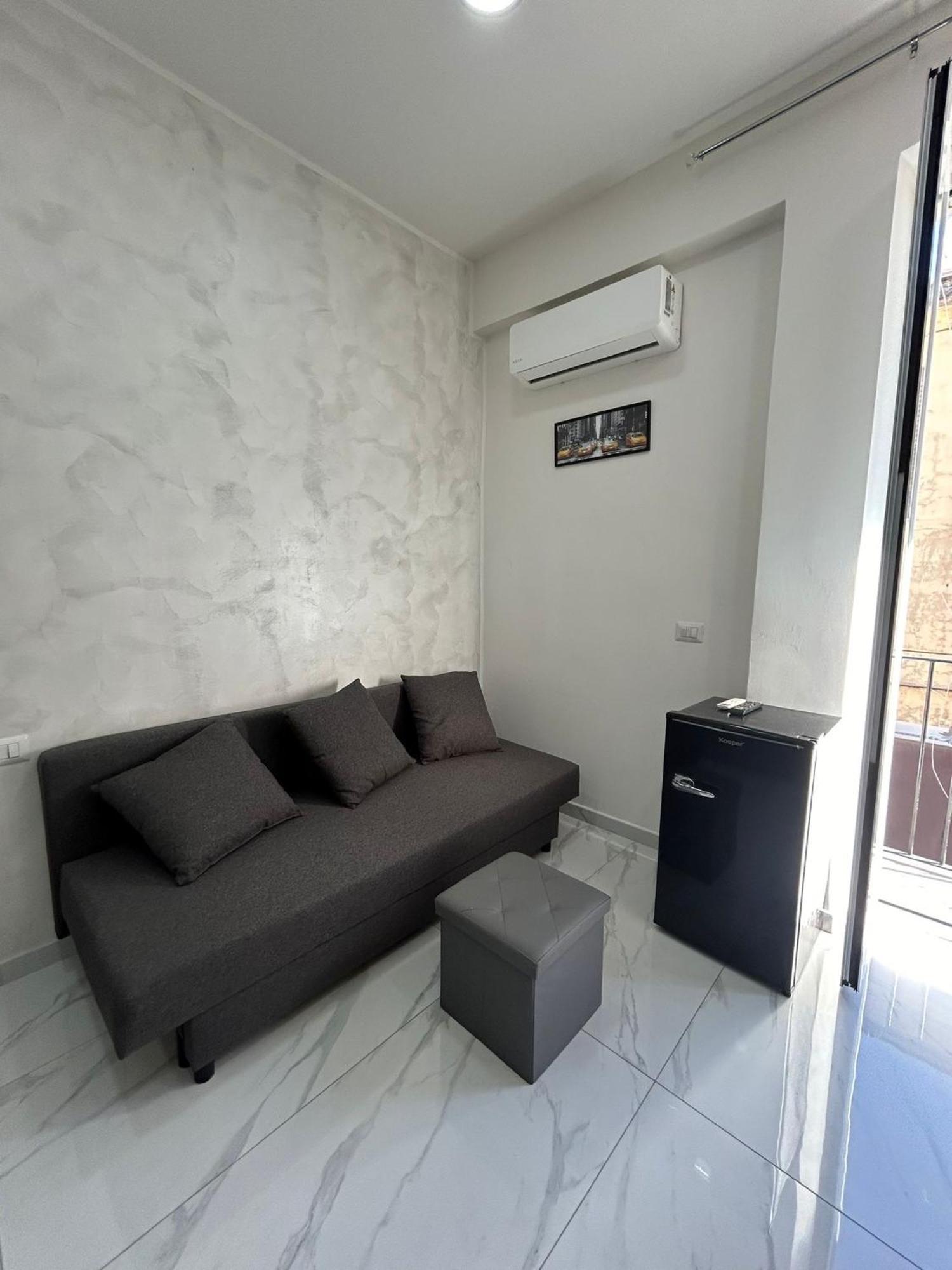 Terrace Luxury Caracciolo Apartment