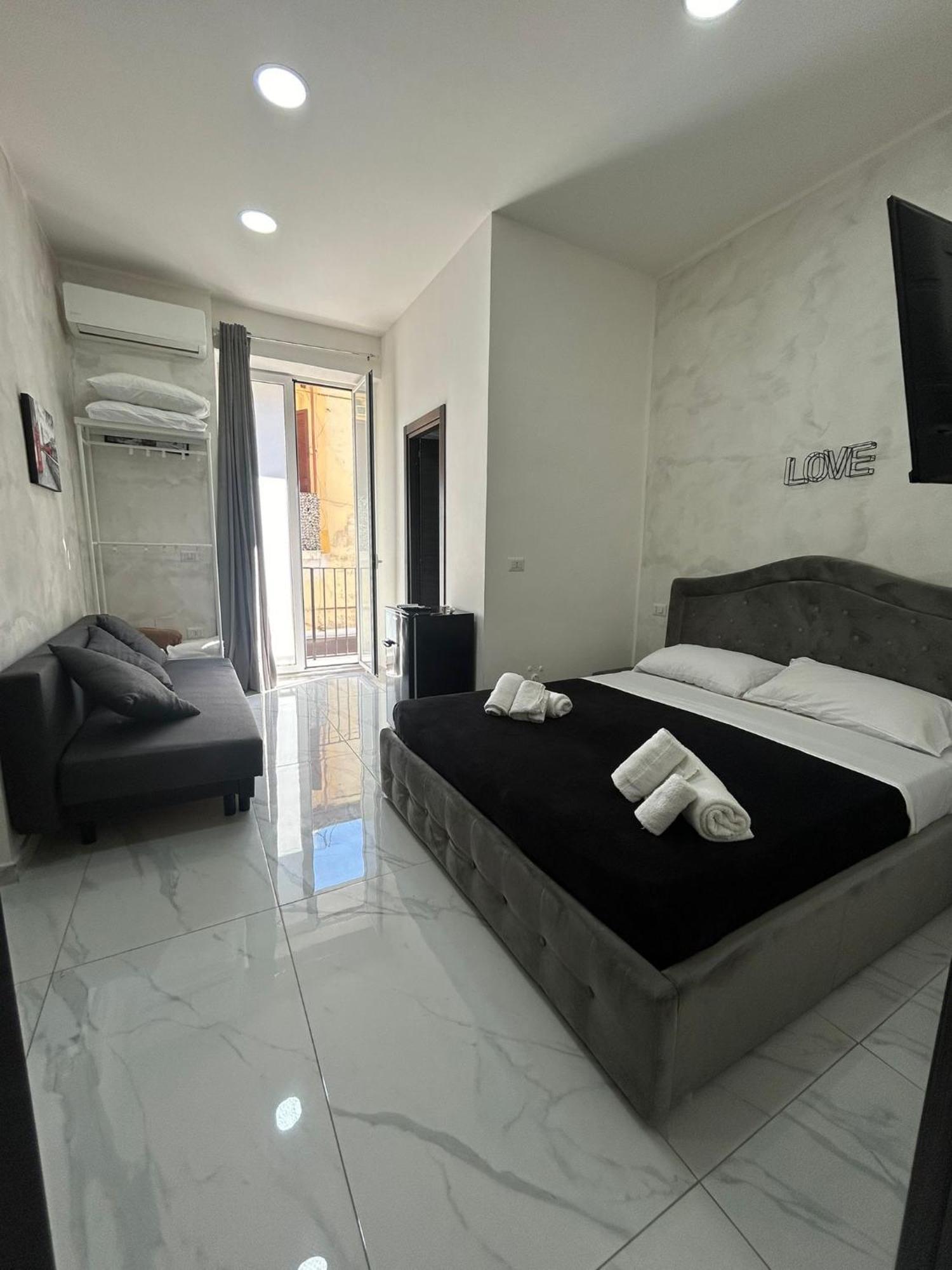 Terrace Luxury Caracciolo Apartment *