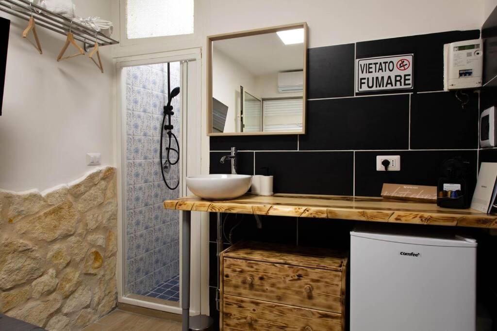 Tribunali-duomo House In Historic Center Apartment