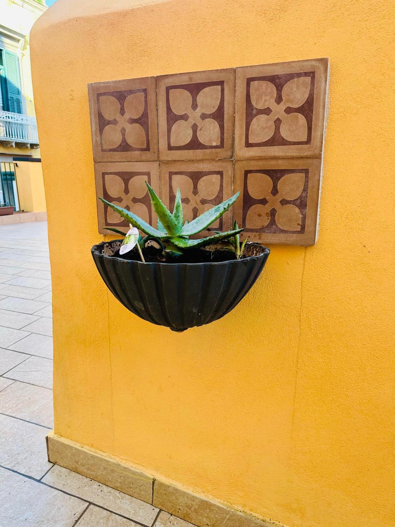 Flo' Guest house Naples