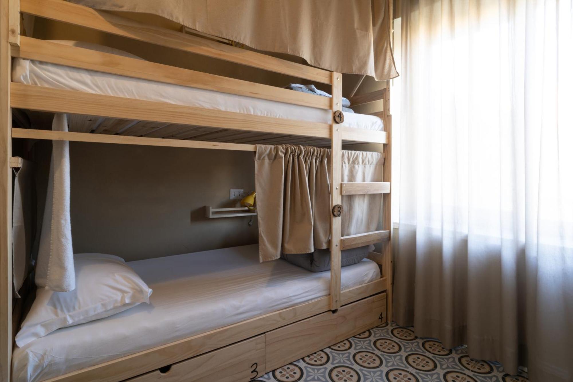 Hopestel Secret Garden Hostel Naples