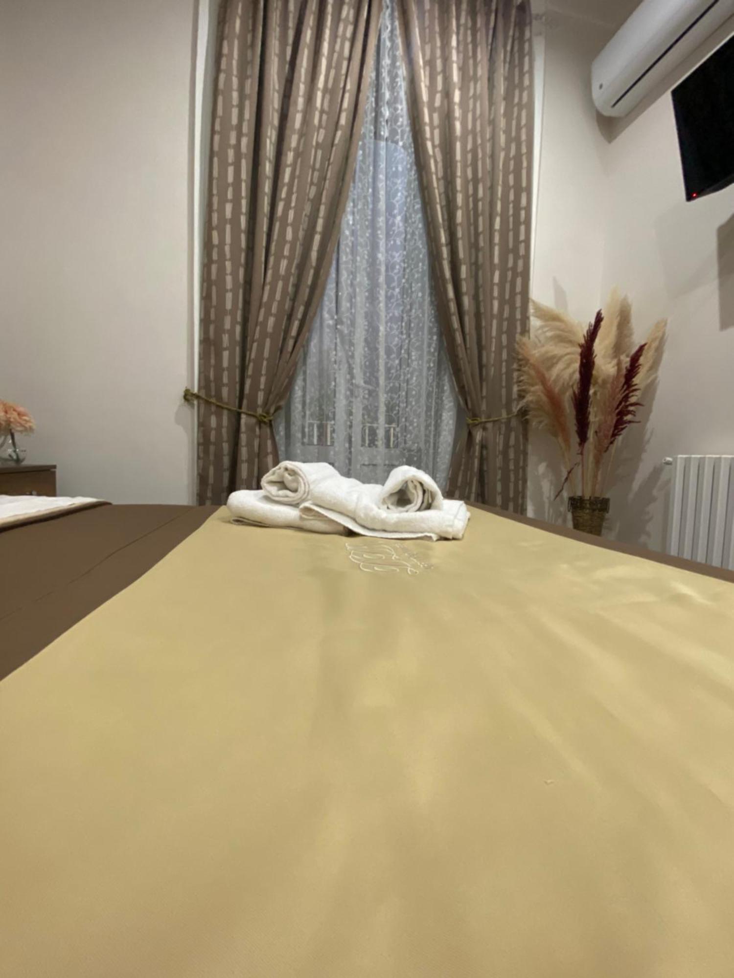 Bed & Breakfast La Dimora Dei Borboni Naples