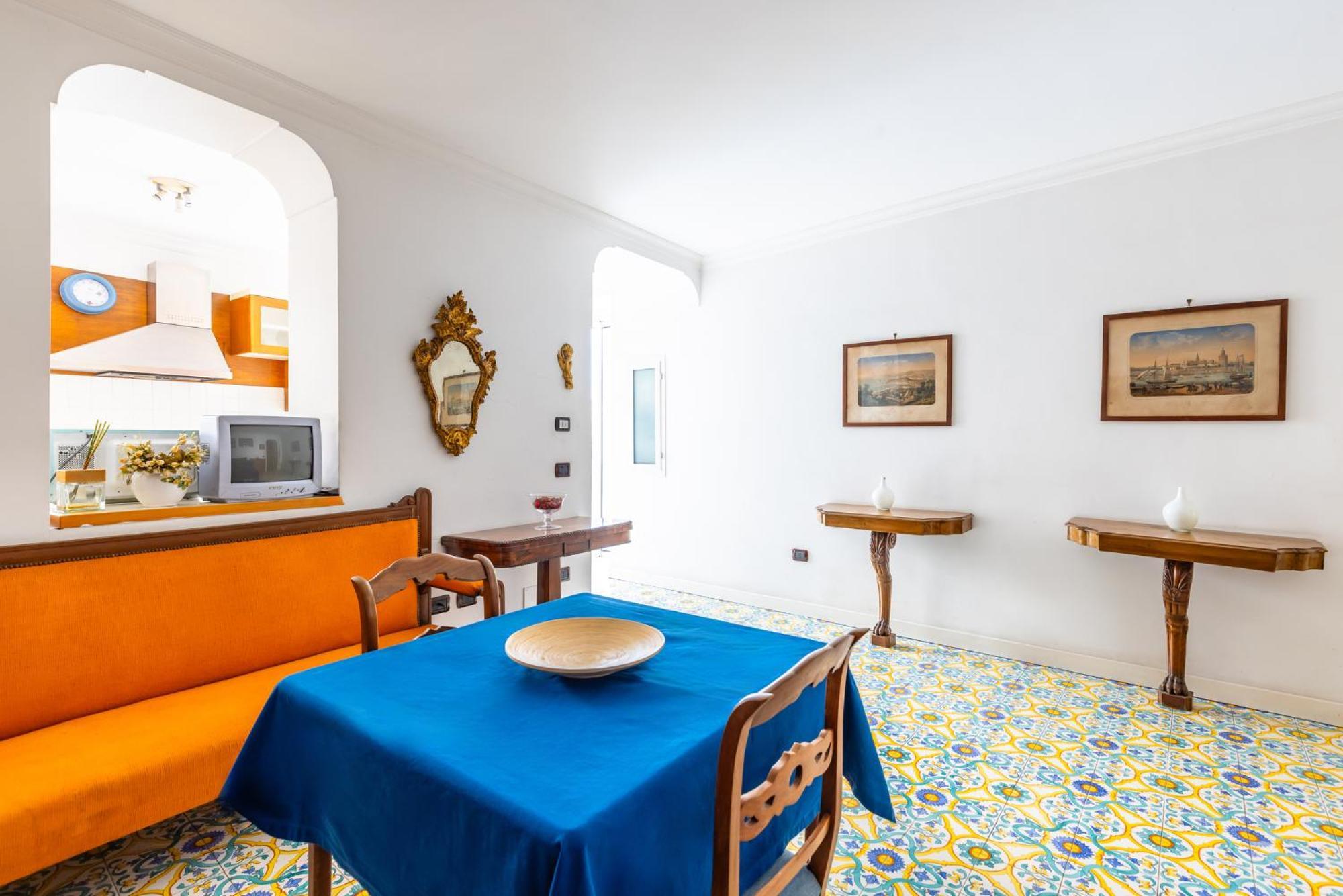 Santa Chiara Charming House With Terrace At Historical Center * Naples