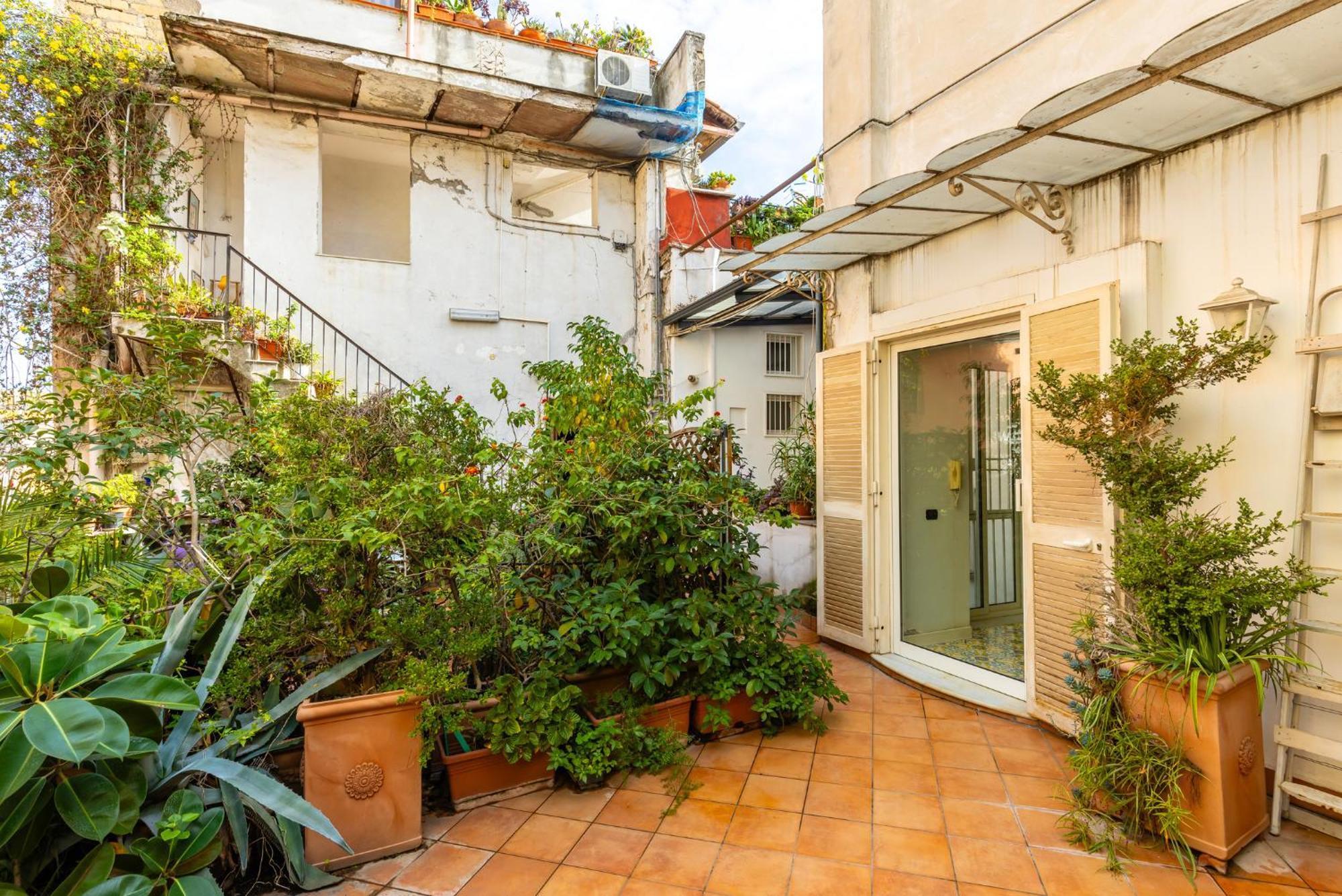 Santa Chiara Charming House With Terrace At Historical Center Apartment *