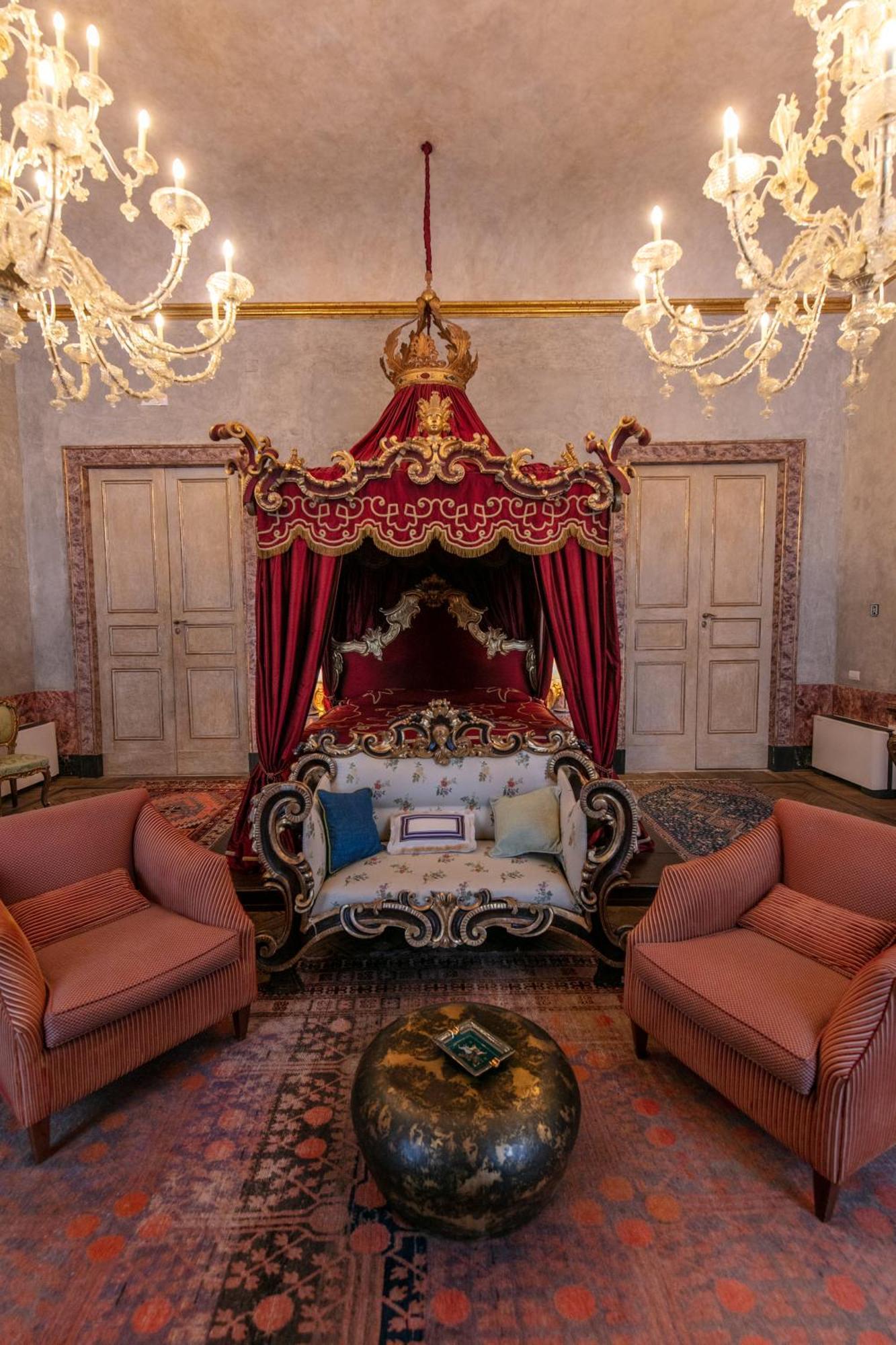 Palazzo Doria Guest house Naples