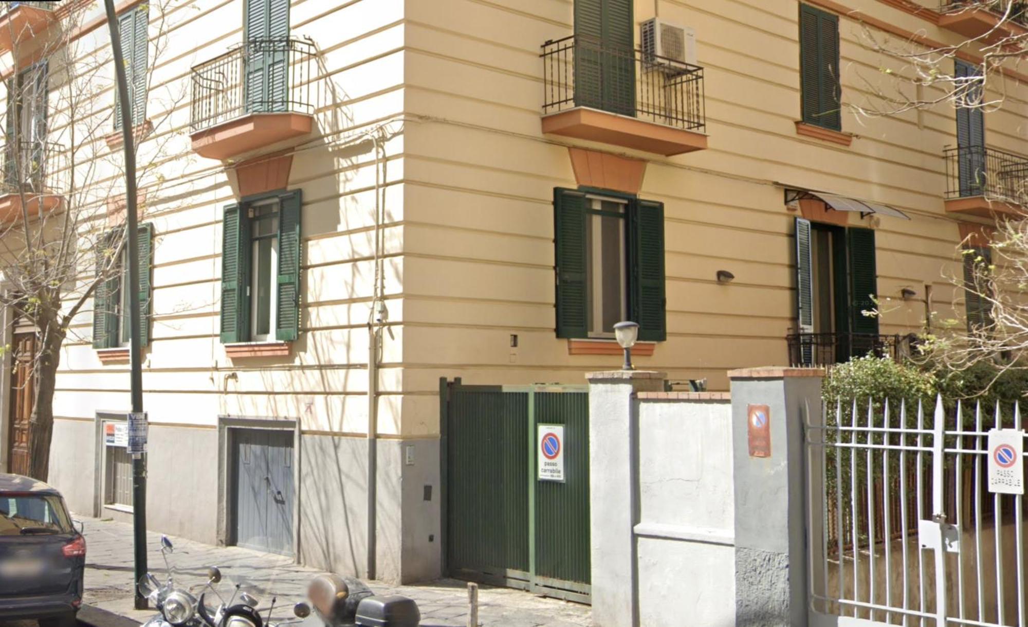 Luxury House With Parking Apartment