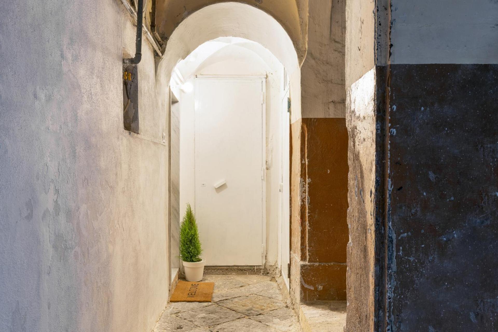 Salita Trinita Naples