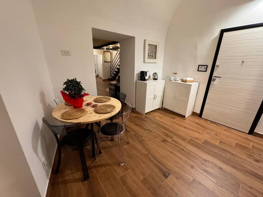 Domus Miraculi: Casa Storica Nel Cuore Di Naples