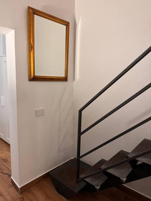 Apartment Domus Miraculi: Casa Storica Nel Cuore Di Naples