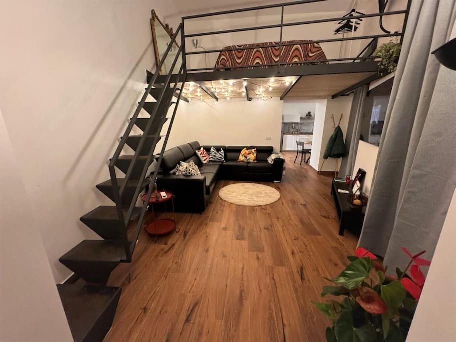 Domus Miraculi: Casa Storica Nel Cuore Di *
