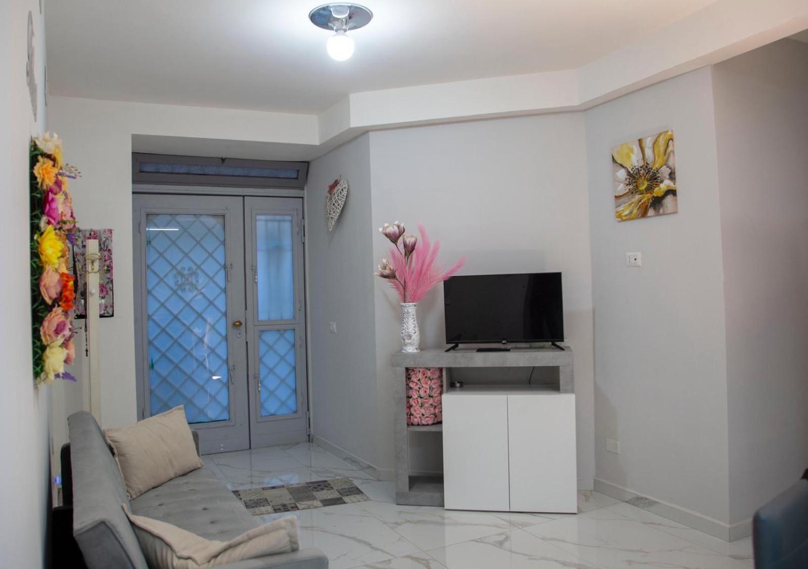 Apartment Tiluri Naples