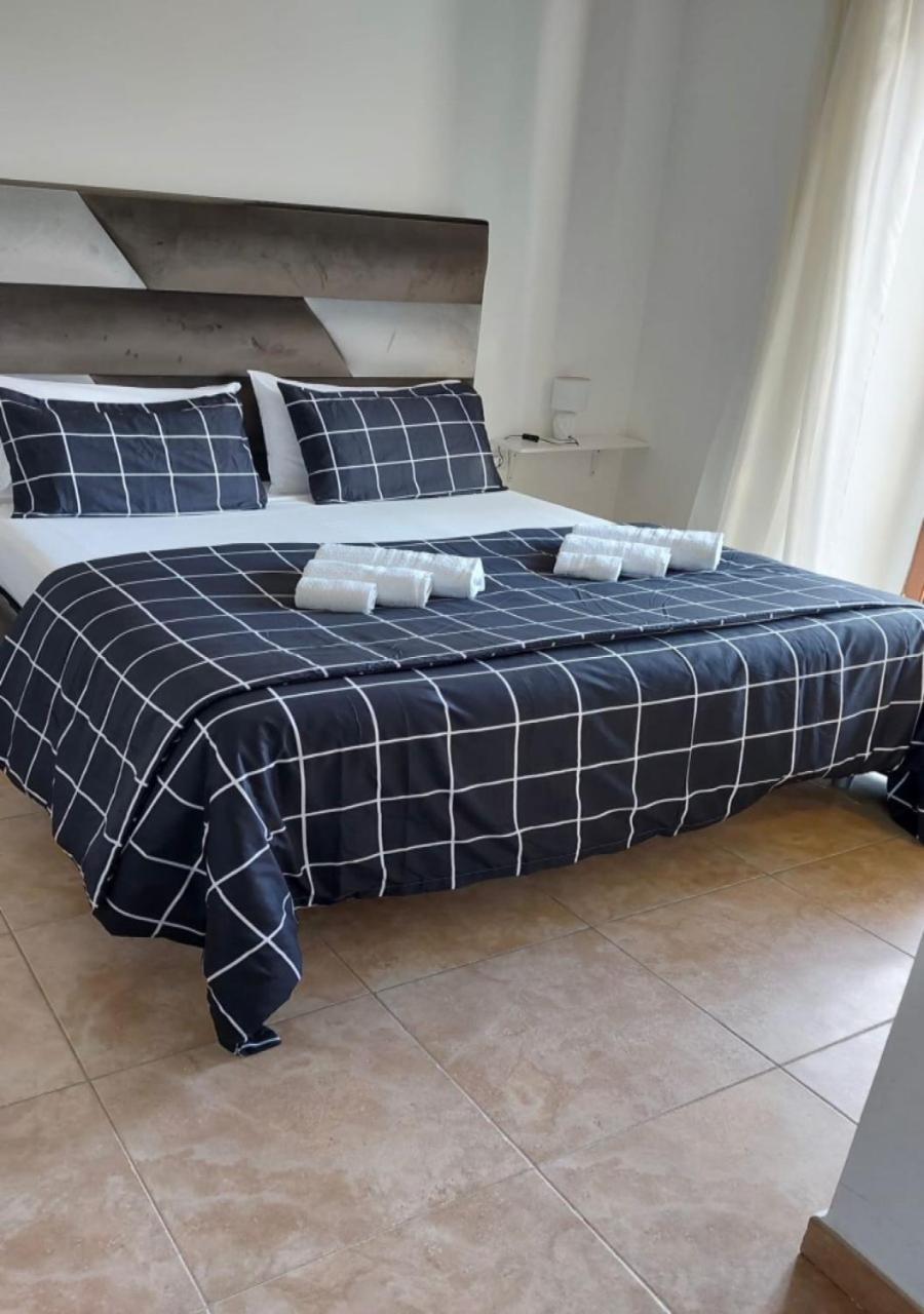 Guest house Miris Fast And Comfortable With Self Check In 8 Minutes Walk Near Airport