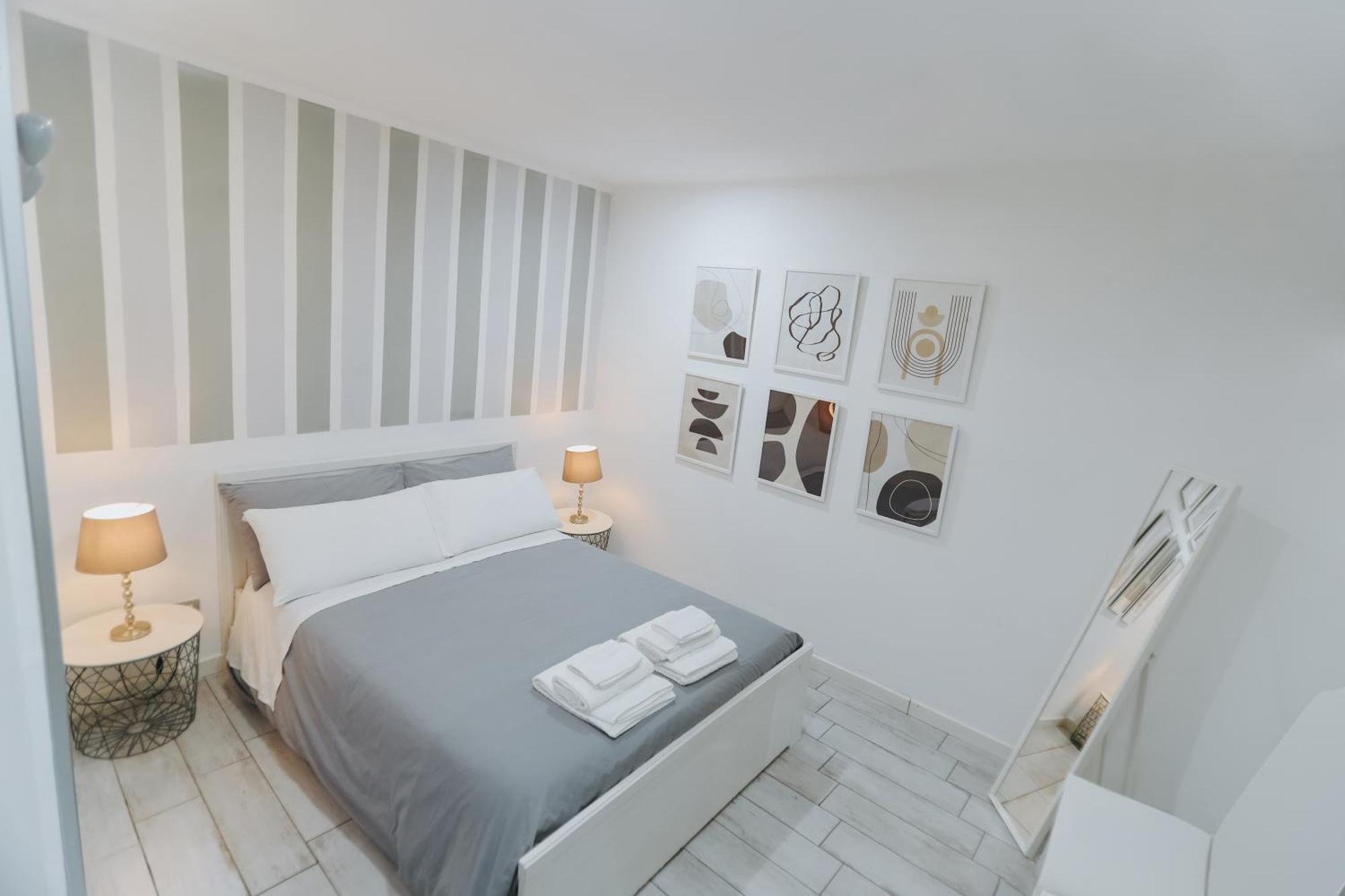 Apartment 33 Naples