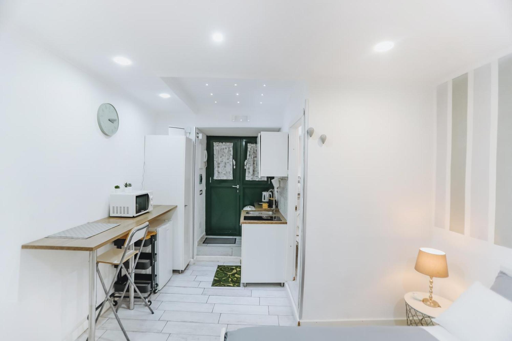 Apartment 33 Naples
