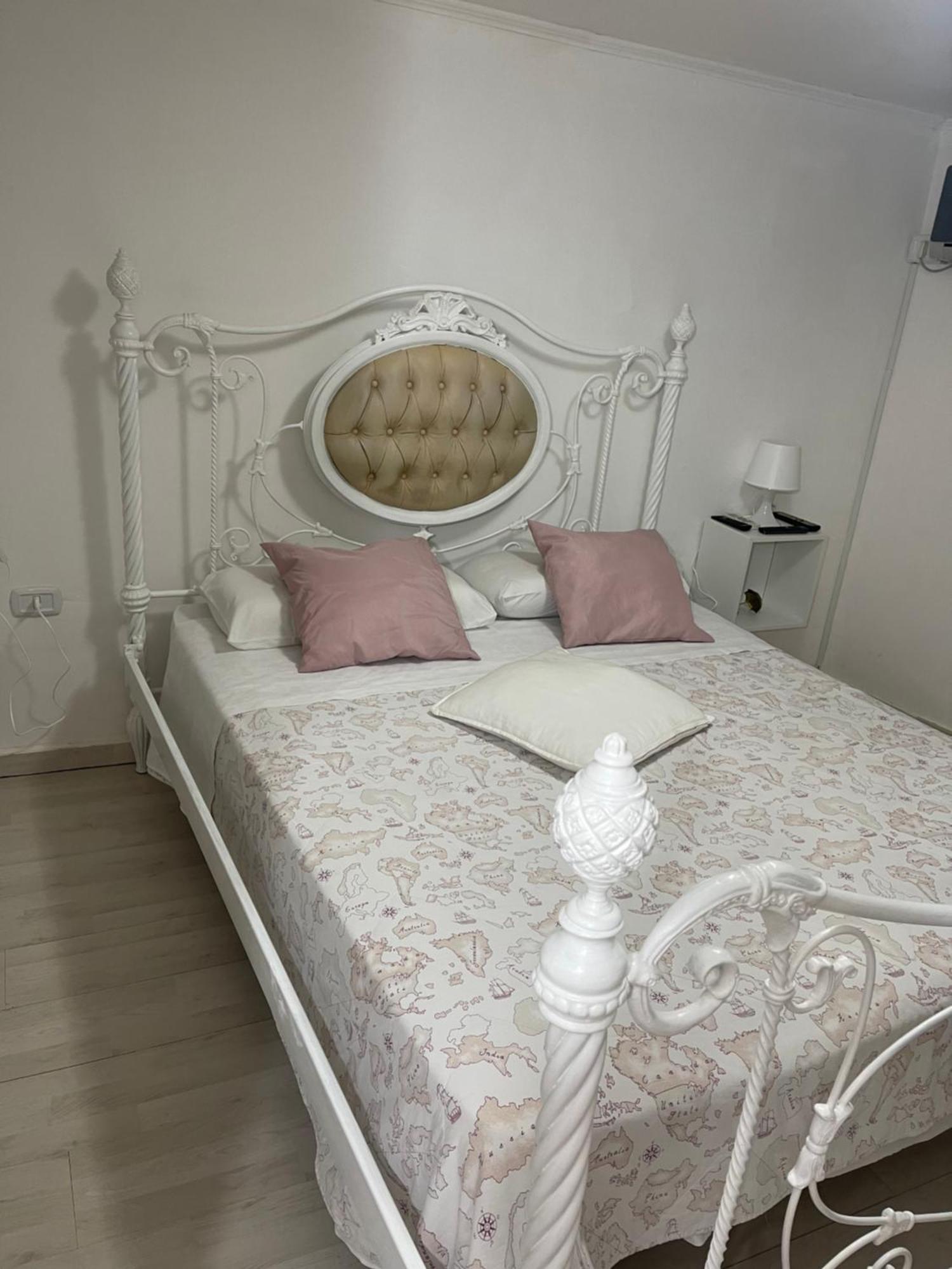 Bed & Breakfast Scugnizzi Naples