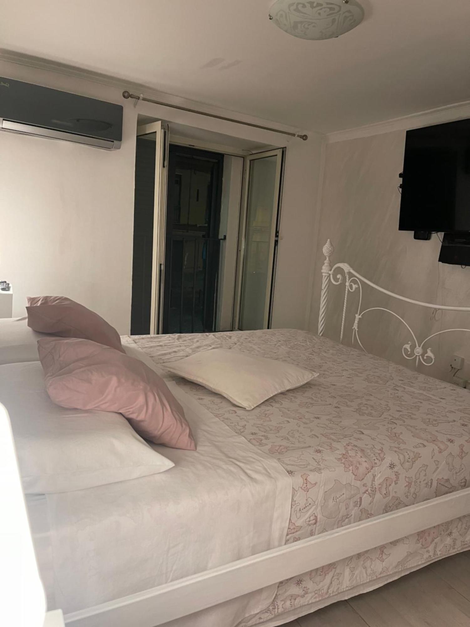 Scugnizzi Bed & Breakfast