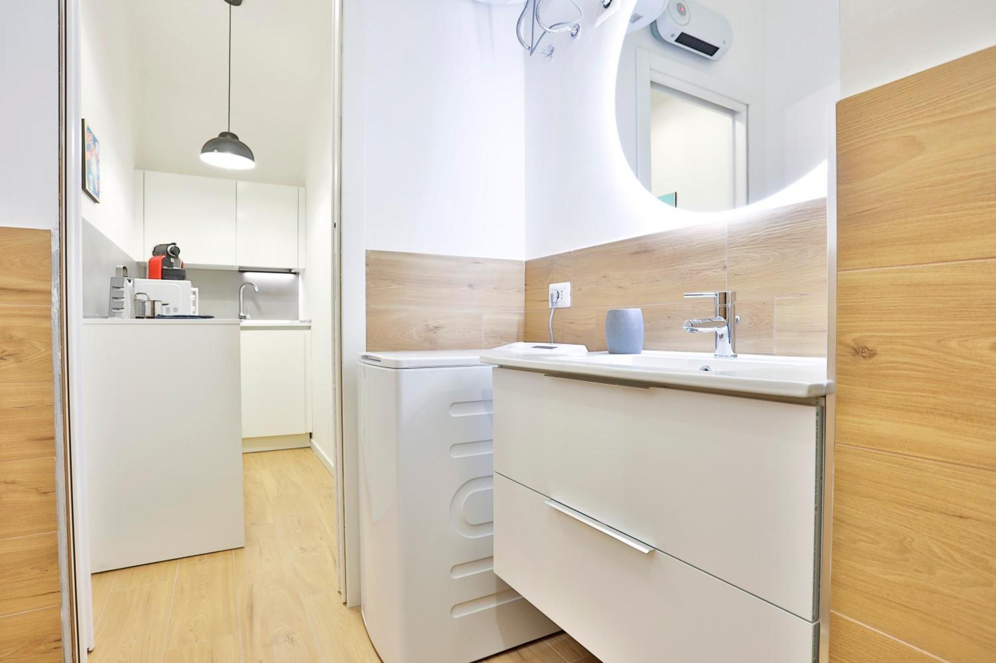 Urban Living In Chiaia - Close To Grenoble Apartment *