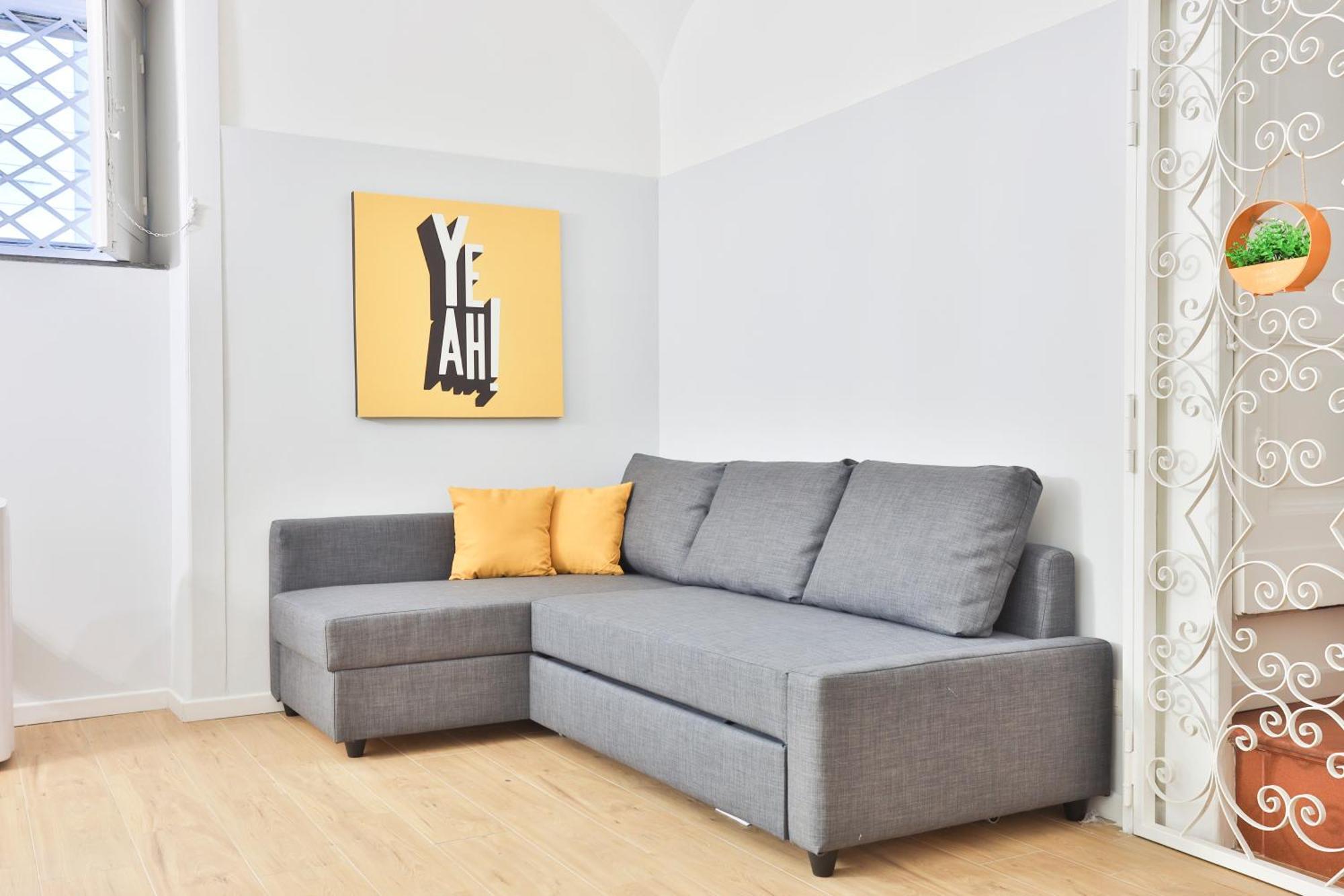 Urban Living In Chiaia - Close To Grenoble Apartment