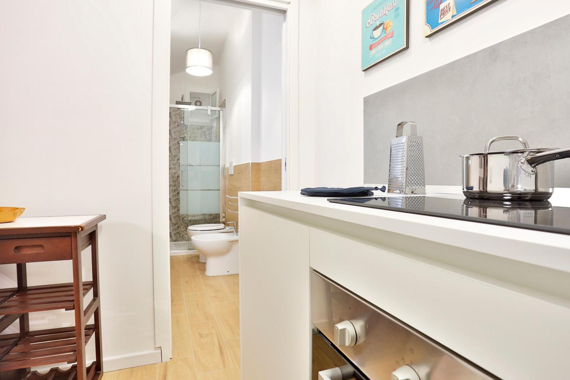 Urban Living In Chiaia - Close To Grenoble Apartment *