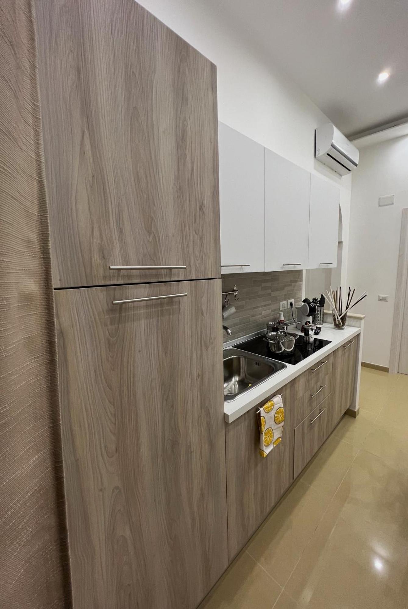 L'ospite Napoletano Apartment *