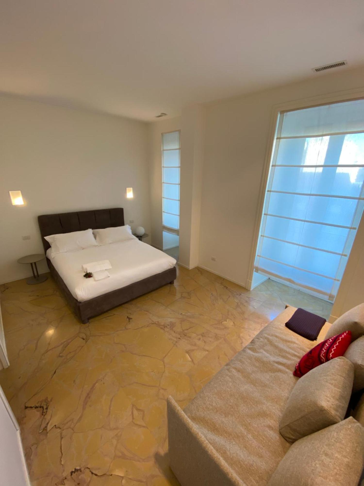 Luxury House With Parking Apartment