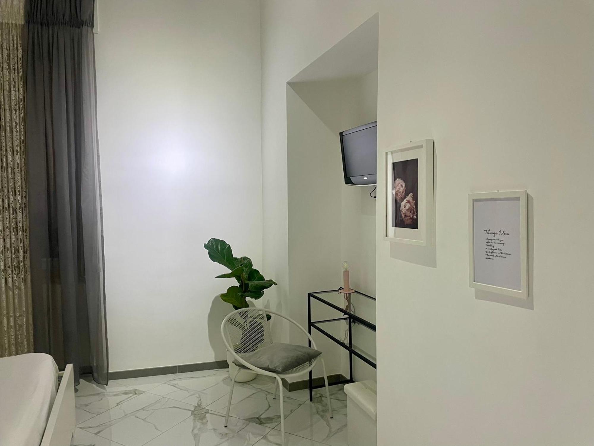 Sophia Boutique Naples