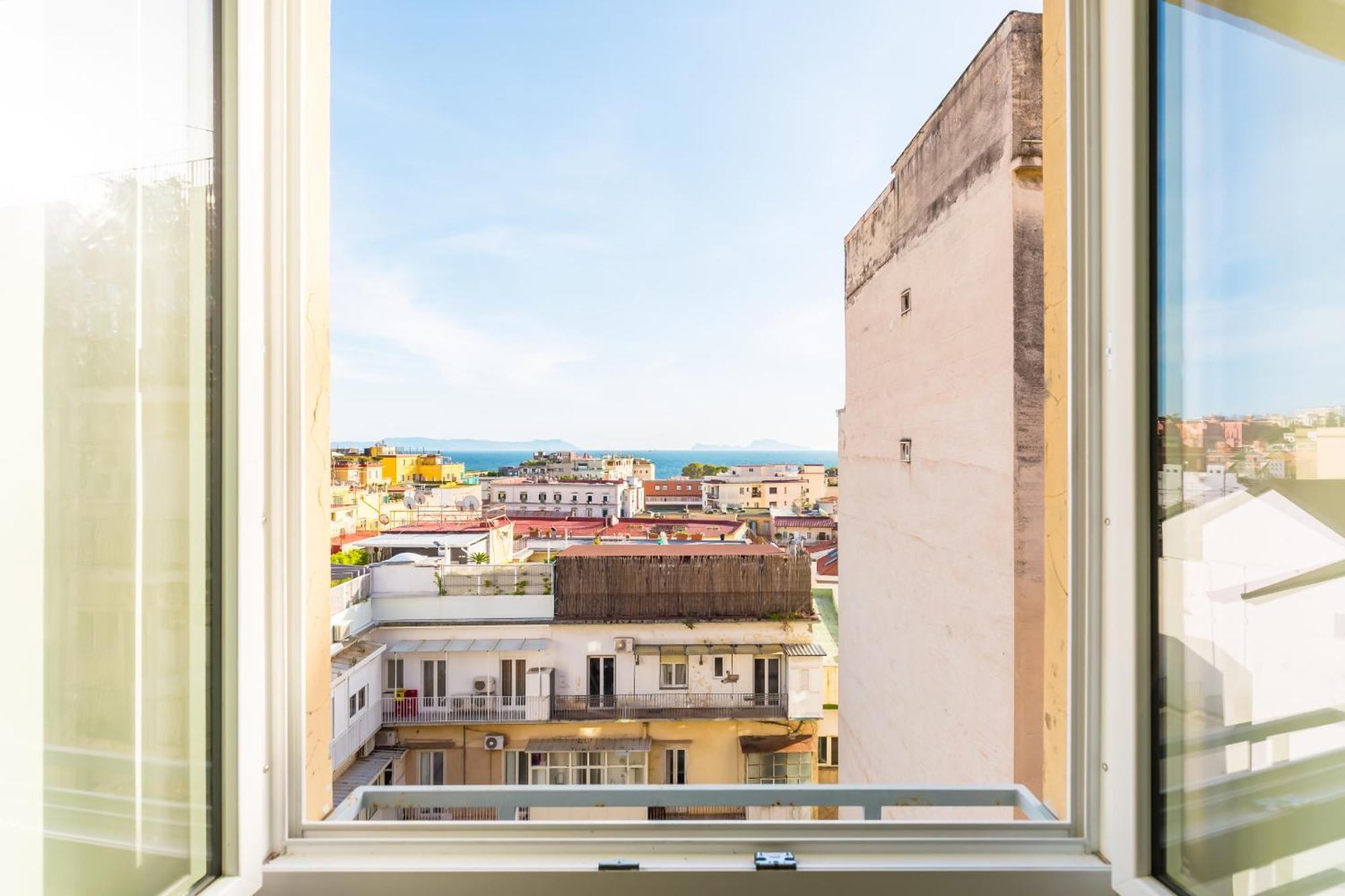 Colonna By Wonderful Italy Naples
