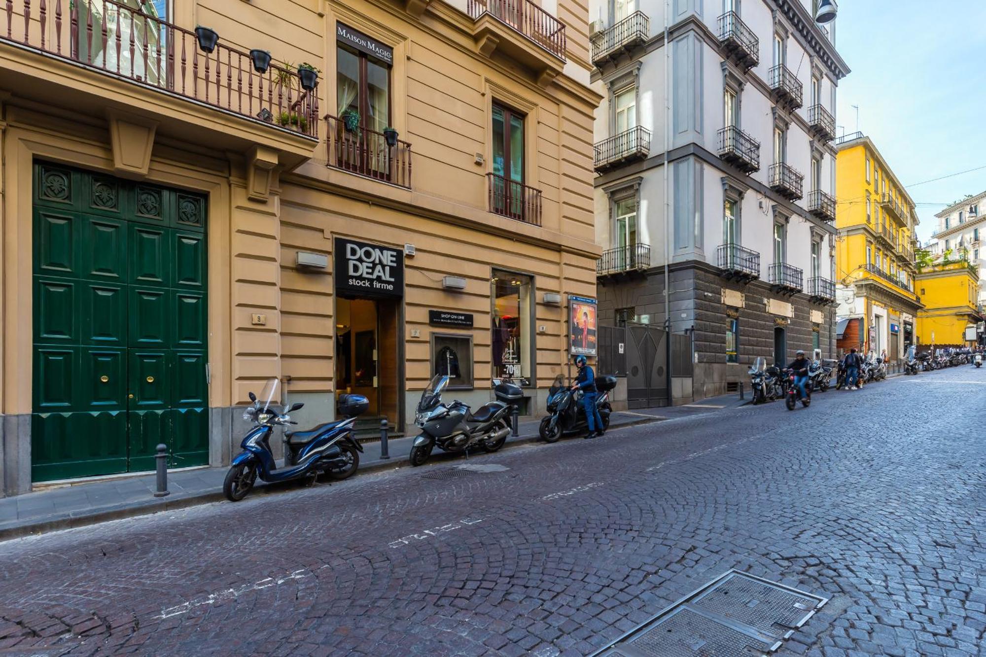 Colonna By Wonderful Italy Apartment Naples