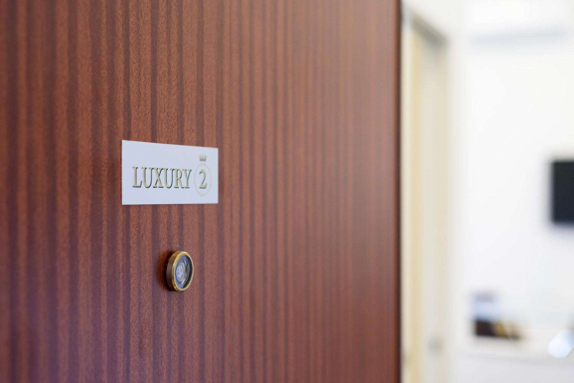 Luxury In Apartment *
