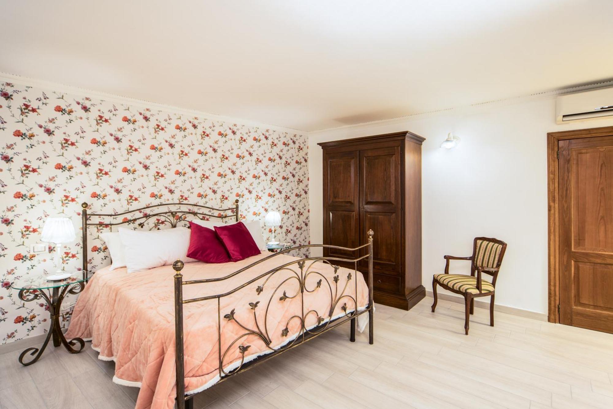 Apartment La Casa Di Assunta Historical Centre Naples