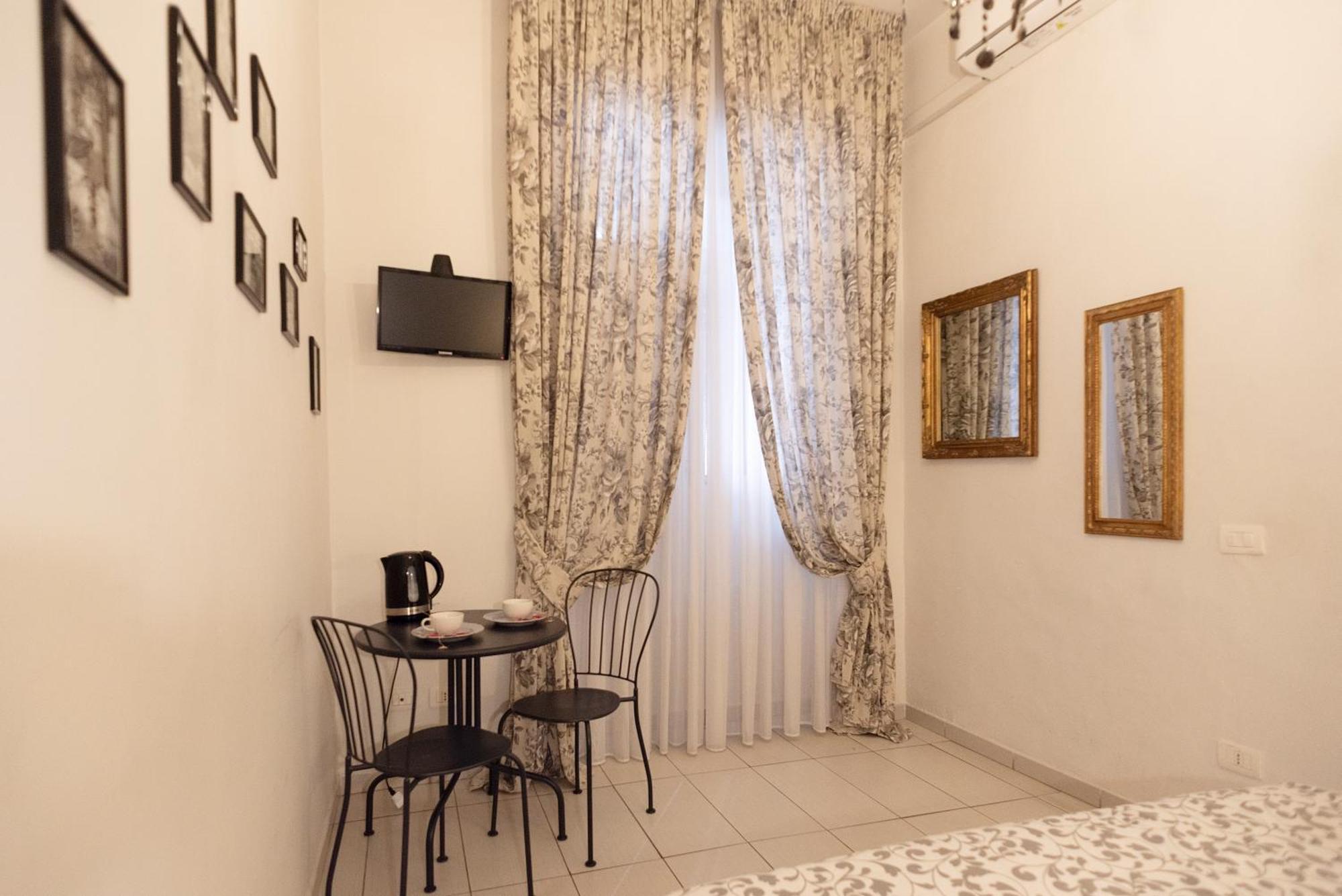 Bed & Breakfast Dei Decumani Naples