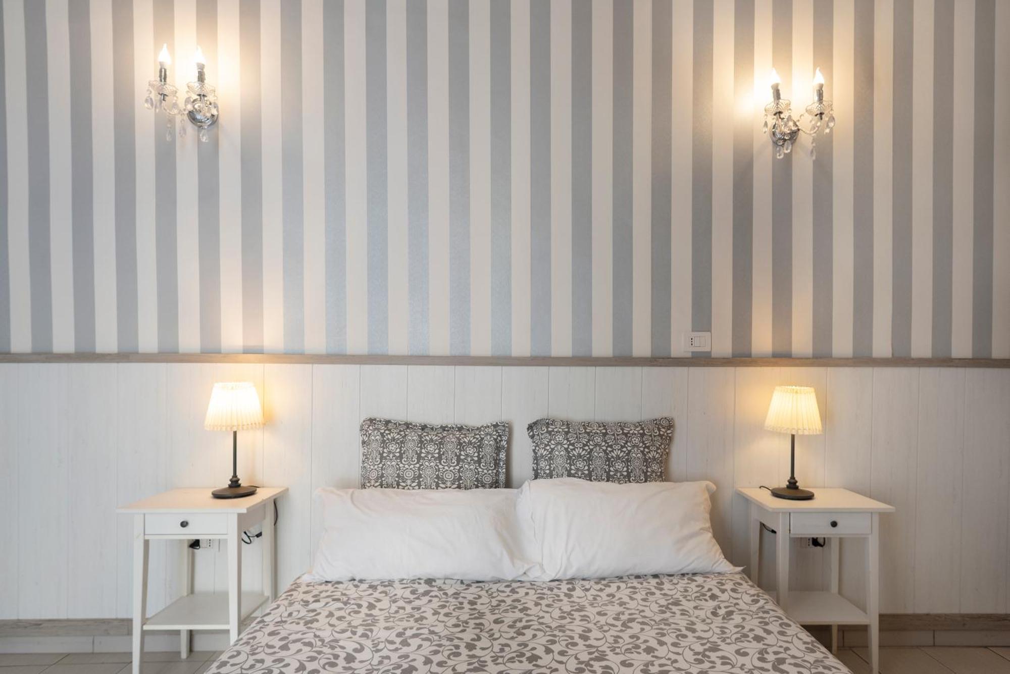 Bed & Breakfast Dei Decumani Naples