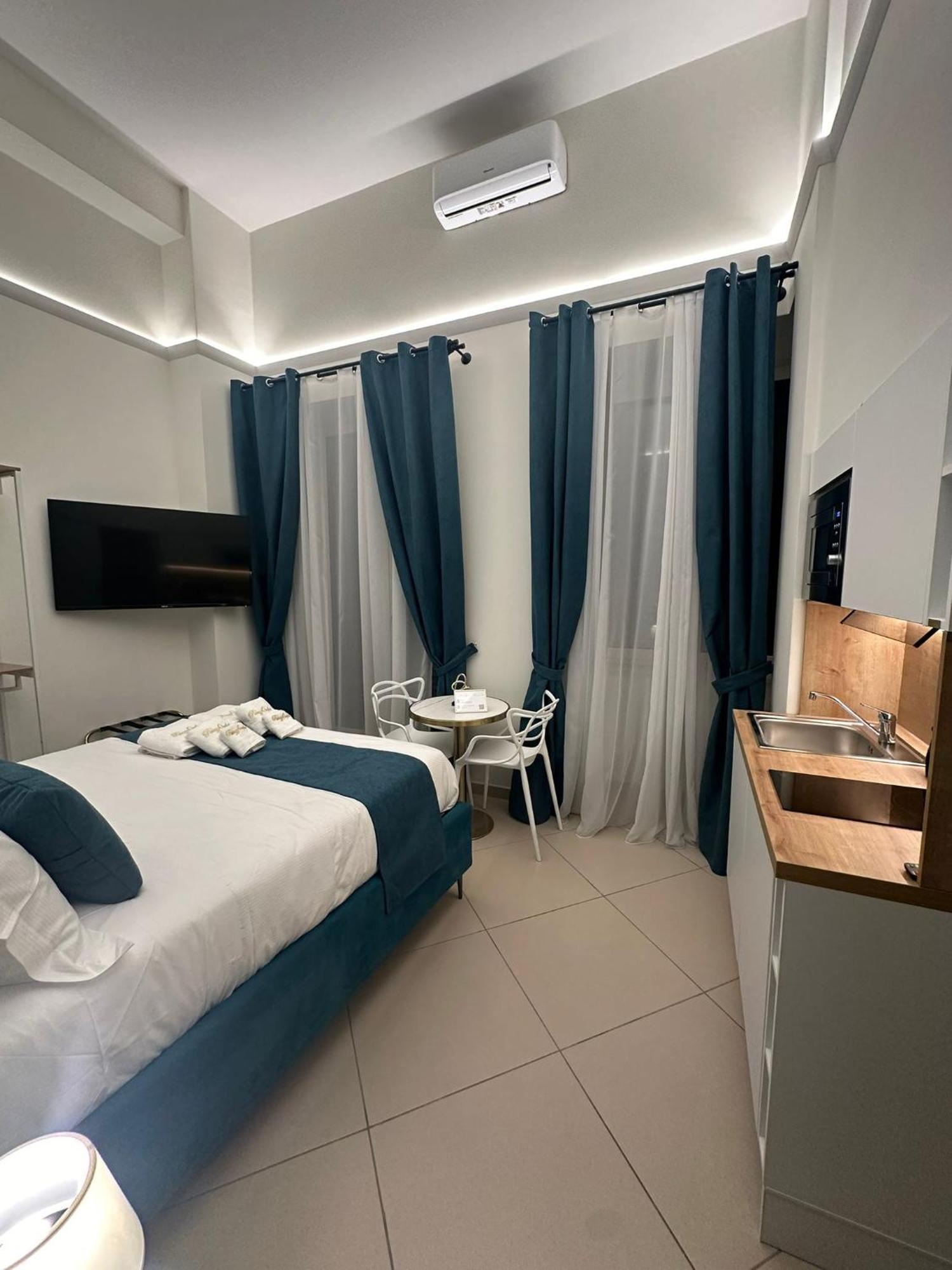 Palazzorefici Aparthotel Naples
