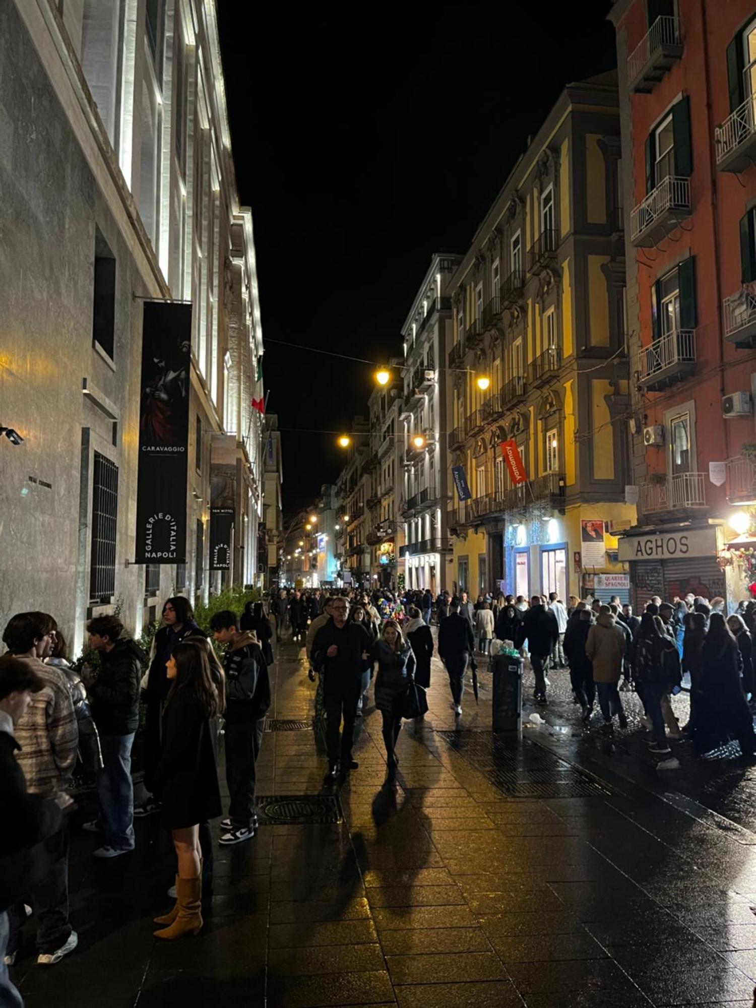 Apartment International Garibaldi * Naples