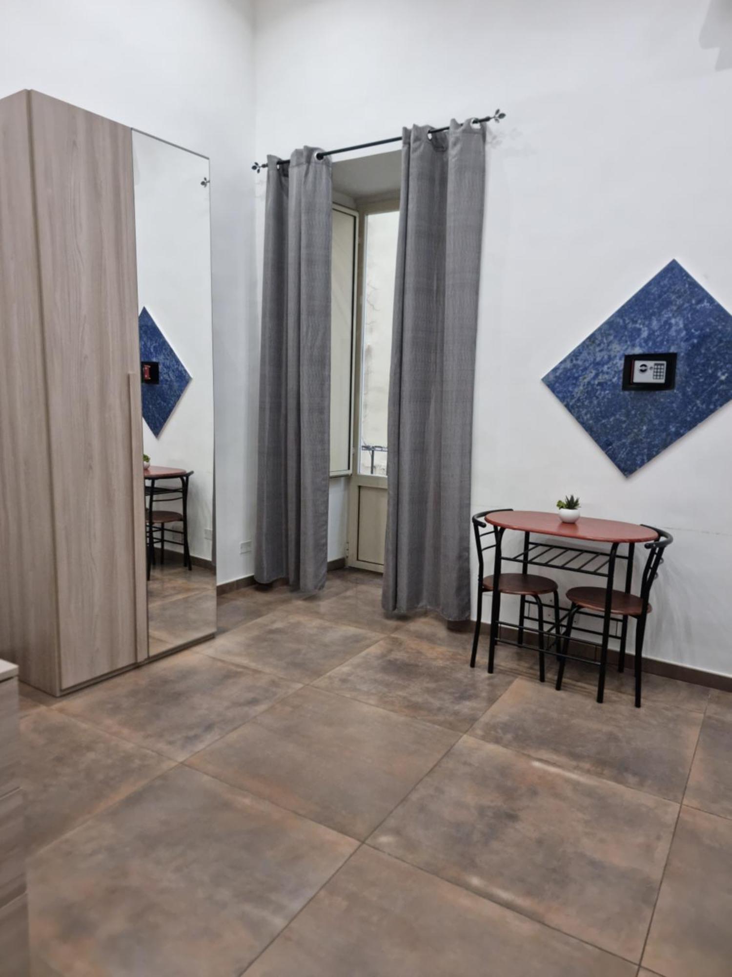 Bed & Breakfast El Corazon De Napoles, Centro Historico Naples