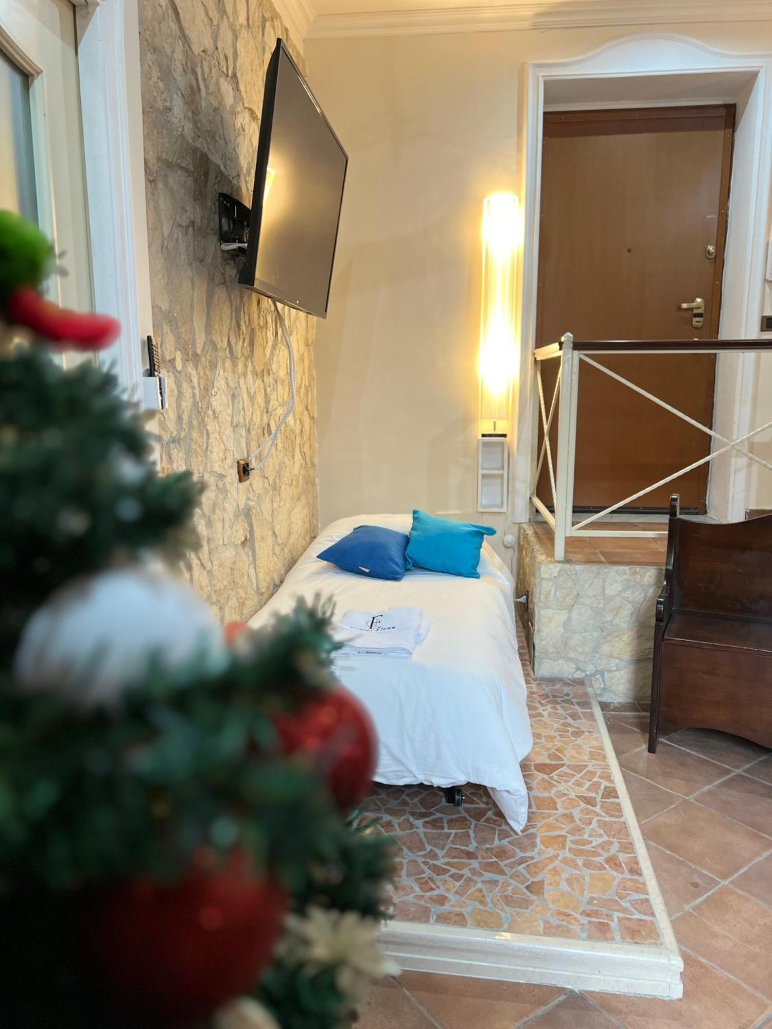 Domus Elena - Plebiscito Apartment Naples