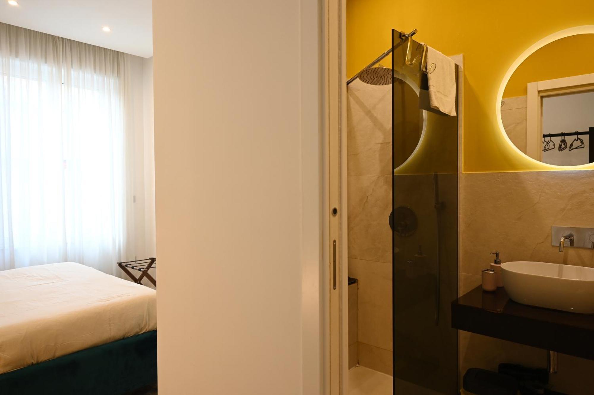 Qhouse * Naples