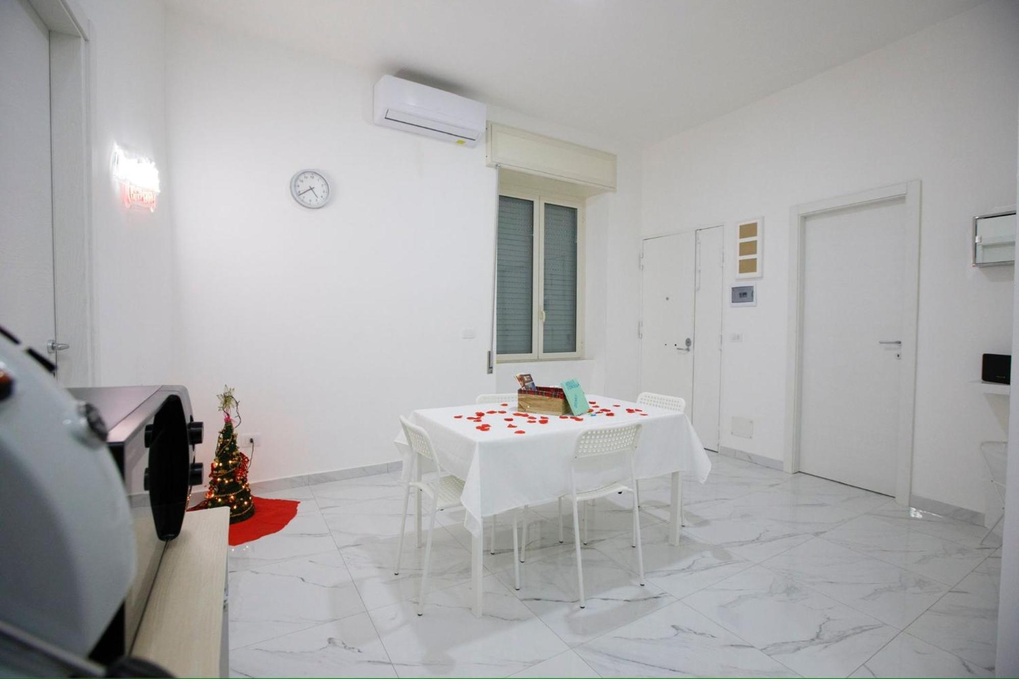 Metro Stazione-duomo 500m -appartamento Centrale Ed Elegante Apartment Naples