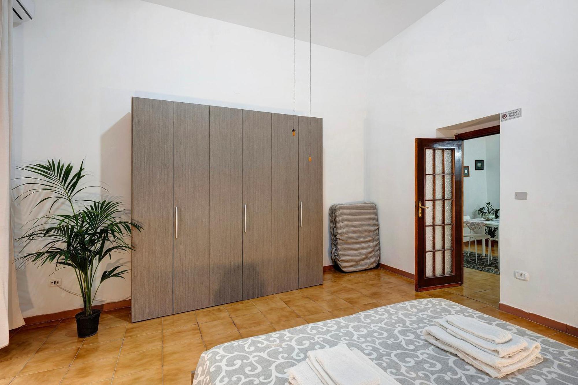 La Casa Di Gennaro - *