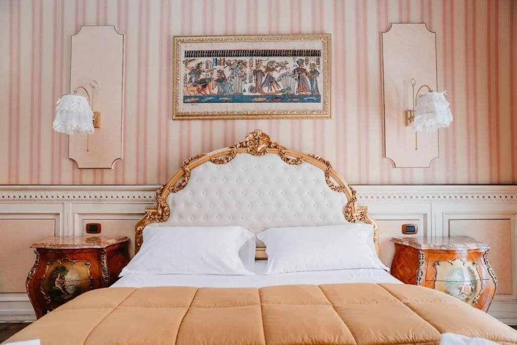 Apartment Royal Duomo Centro Storico 80 Mt Dal Duomo *