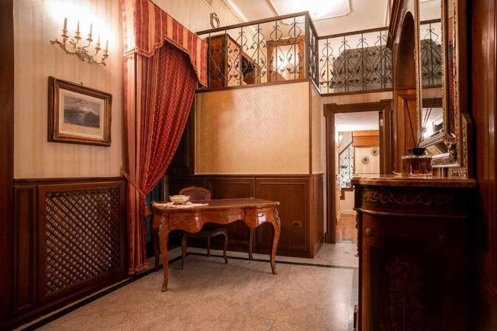 Royal Duomo Centro Storico 80 Mt Dal Duomo Apartment Naples