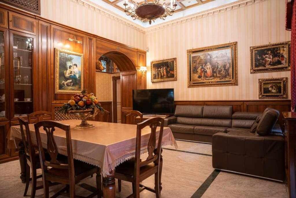 Apartment Royal Duomo Centro Storico 80 Mt Dal Duomo *