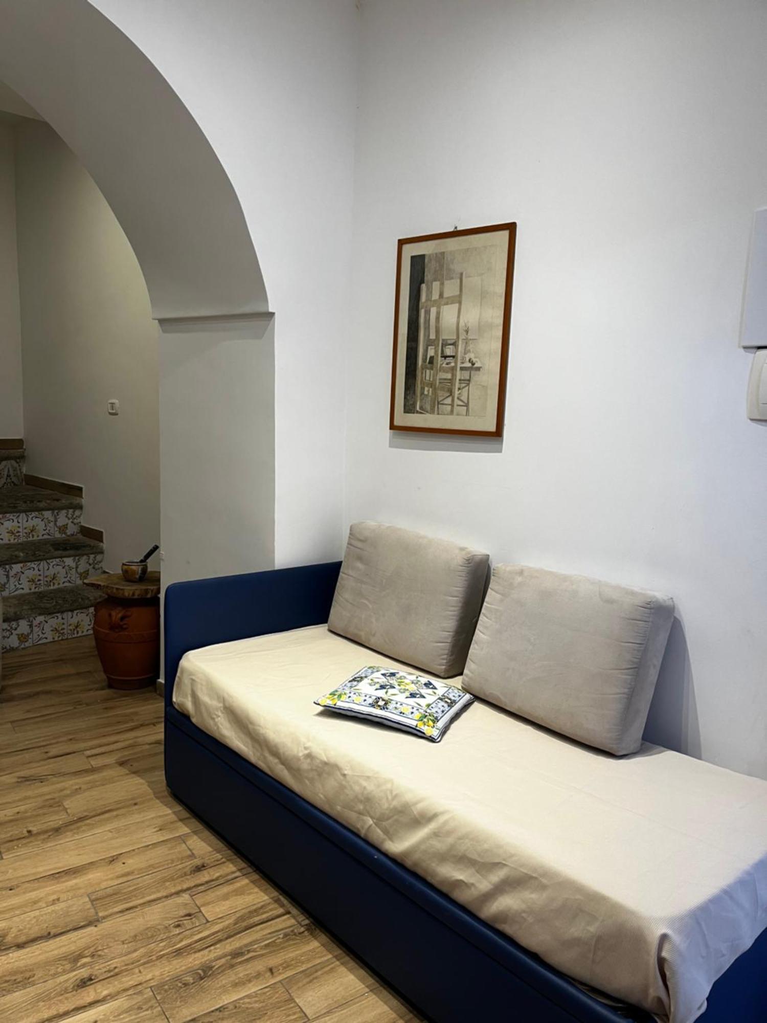 Apartment International Garibaldi * Naples