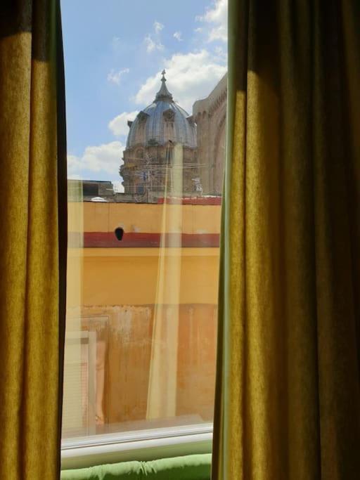 Apartment Lovely 11 Guests Flat, Via Tribunali, Center!